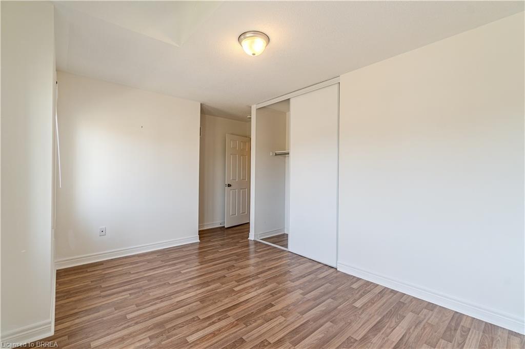 77 Barlow Place Place, Paris, ON - Indoor Photo Showing Other Room