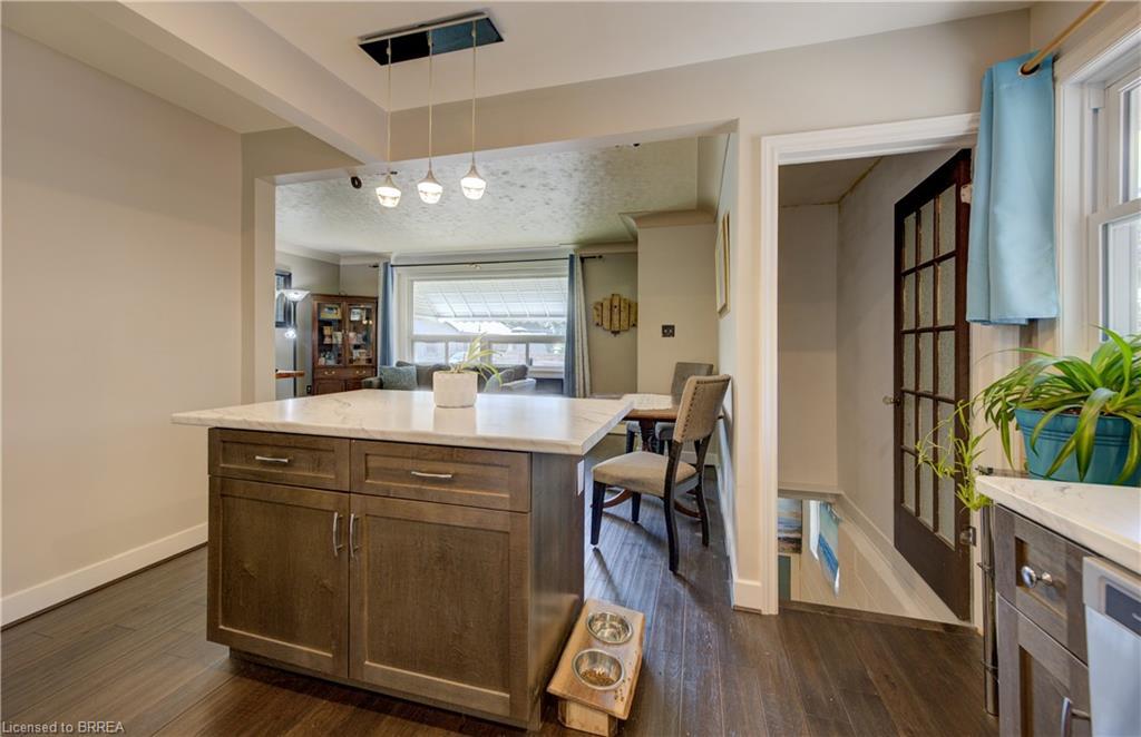 81 Strathcona Avenue, Brantford, ON - Indoor