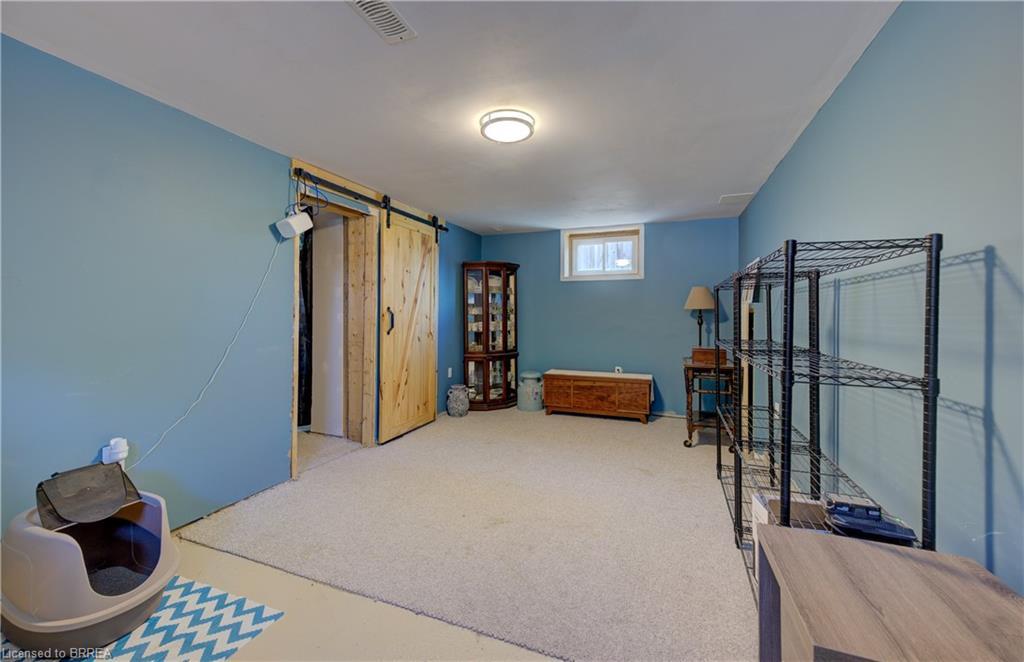 81 Strathcona Avenue, Brantford, ON - Indoor