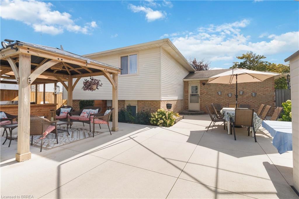 34 Sympatica Crescent, Brantford, ON - Outdoor