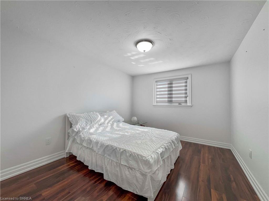 701 Upper Paradise Road, Hamilton, ON - Indoor Photo Showing Bedroom