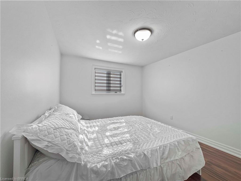 701 Upper Paradise Road, Hamilton, ON - Indoor Photo Showing Bedroom