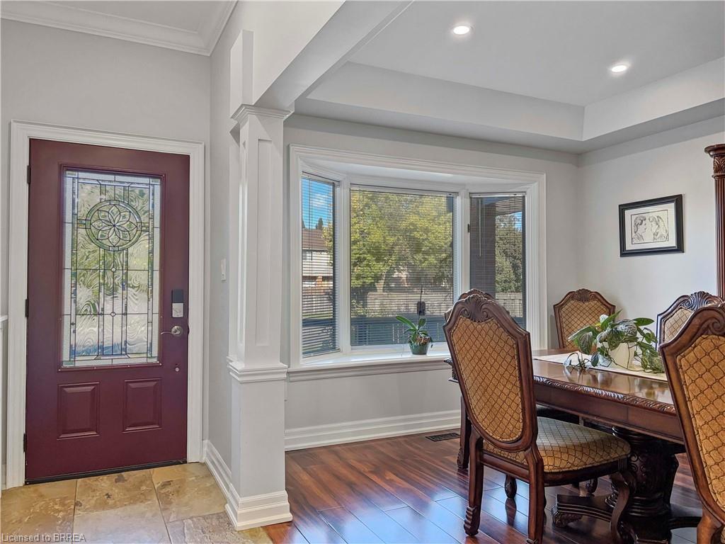 701 Upper Paradise Road, Hamilton, ON - Indoor