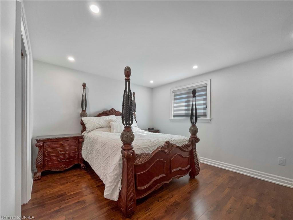 701 Upper Paradise Road, Hamilton, ON - Indoor Photo Showing Bedroom