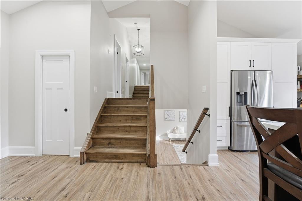 12 Halftree Place, Brantford, ON - Indoor Photo Showing Kitchen