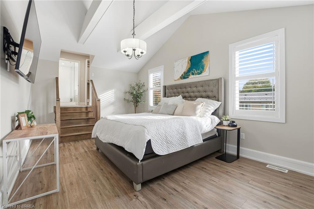 12 Halftree Place, Brantford, ON - Indoor Photo Showing Bedroom