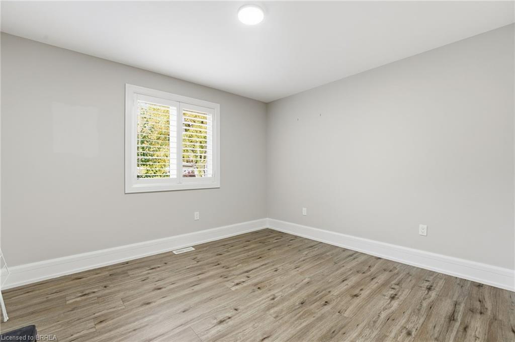 12 Halftree Place, Brantford, ON - Indoor Photo Showing Other Room