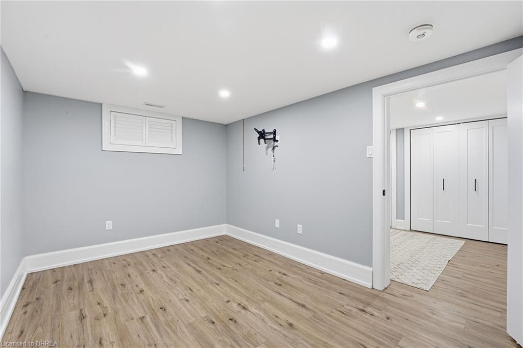 12 Halftree Place, Brantford, ON - Indoor