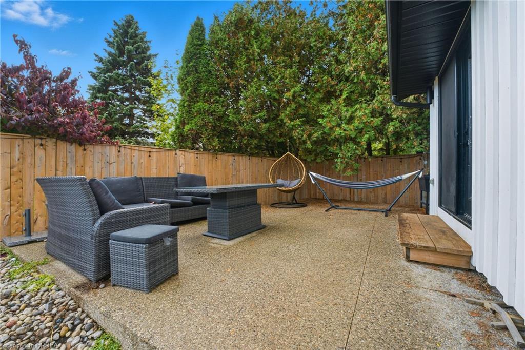 12 Halftree Place, Brantford, ON - Outdoor