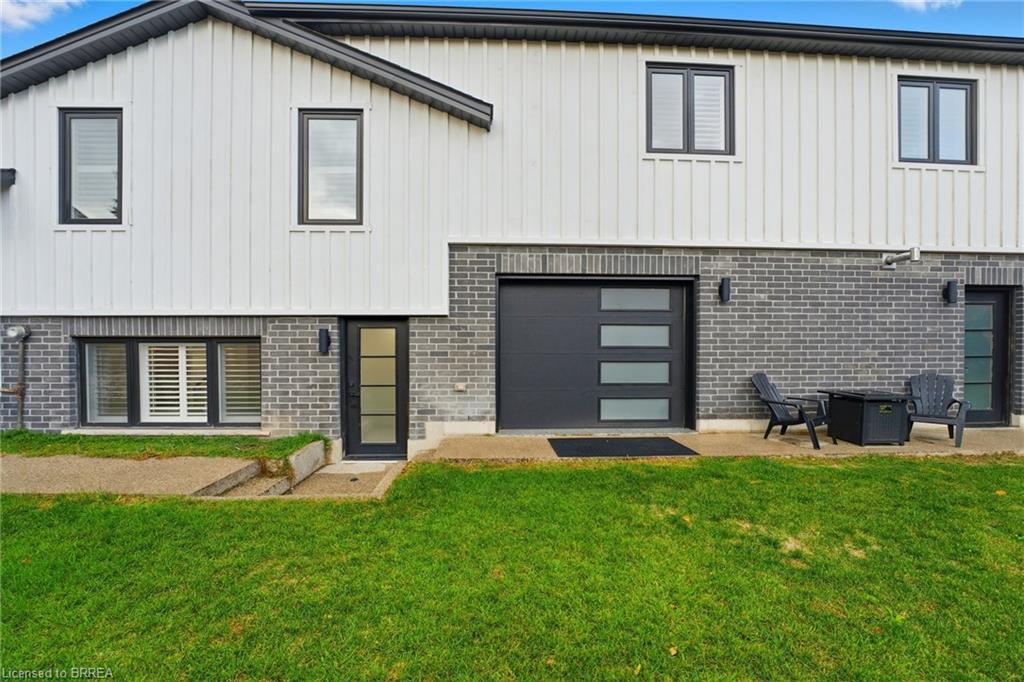 12 Halftree Place, Brantford, ON - Outdoor