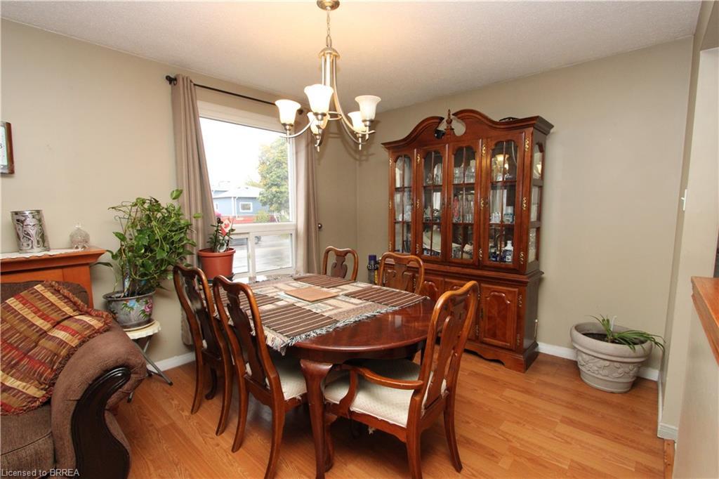 388 Brantwood Park Road, Brantford, ON - Indoor Photo Showing Dining Room