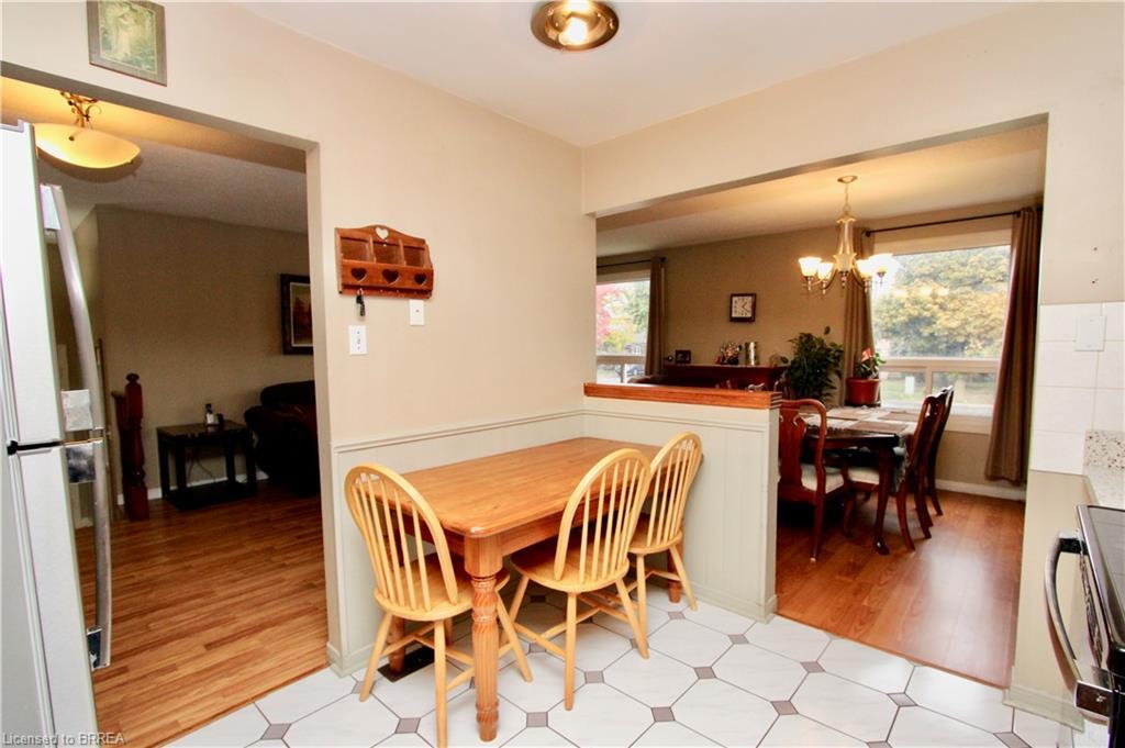 388 Brantwood Park Road, Brantford, ON - Indoor Photo Showing Dining Room