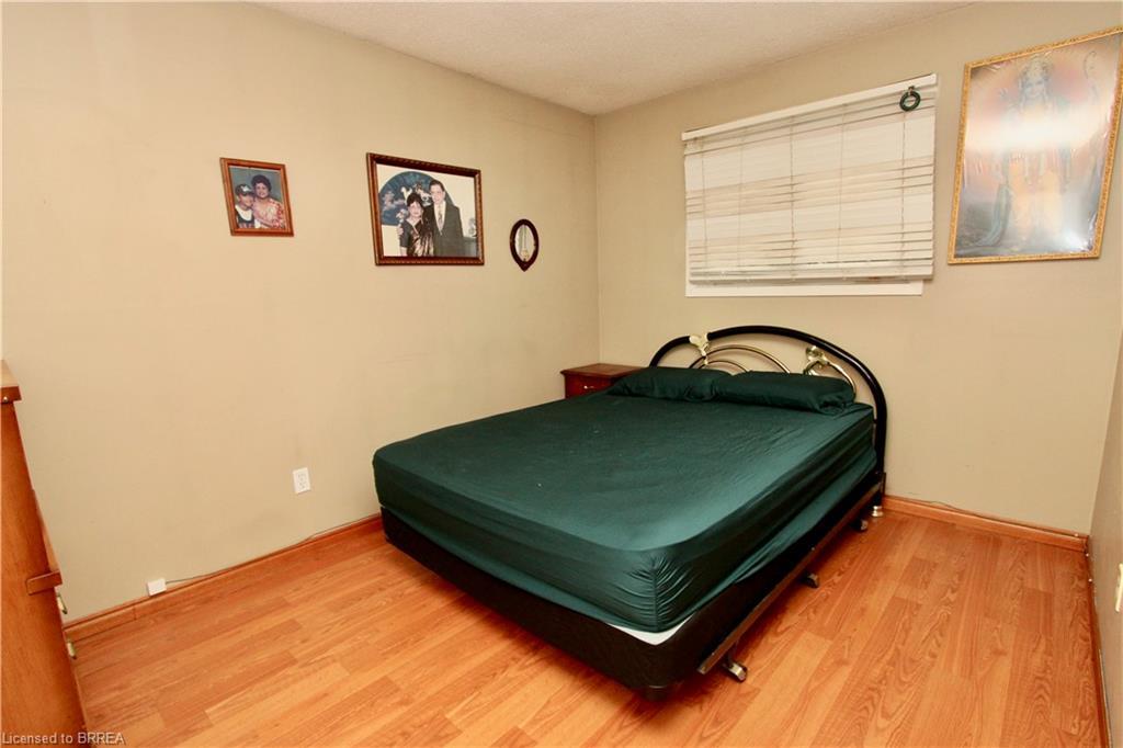 388 Brantwood Park Road, Brantford, ON - Indoor Photo Showing Bedroom