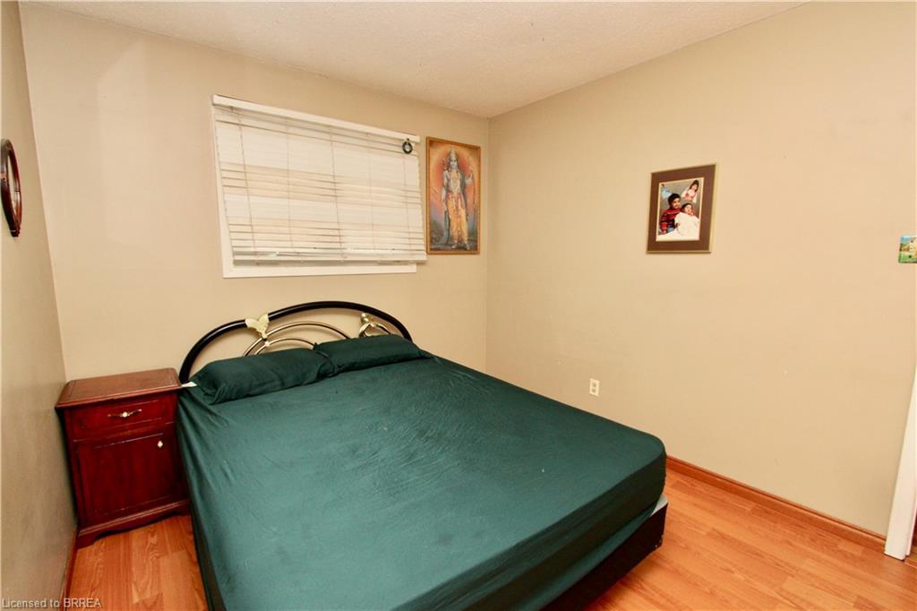 388 Brantwood Park Road, Brantford, ON - Indoor Photo Showing Bedroom