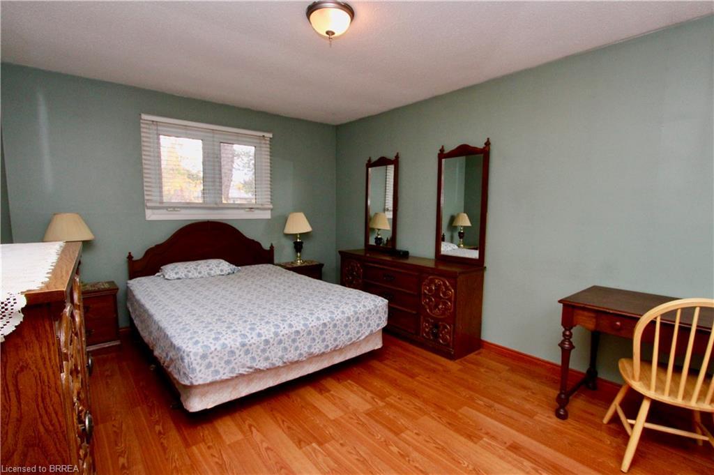 388 Brantwood Park Road, Brantford, ON - Indoor Photo Showing Bedroom