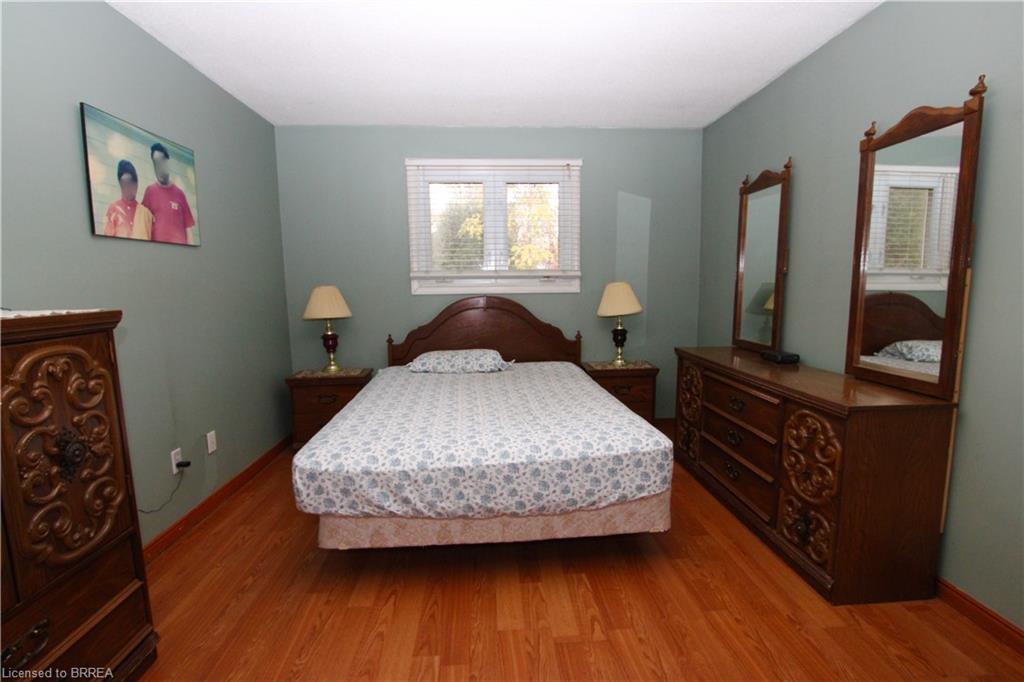 388 Brantwood Park Road, Brantford, ON - Indoor Photo Showing Bedroom
