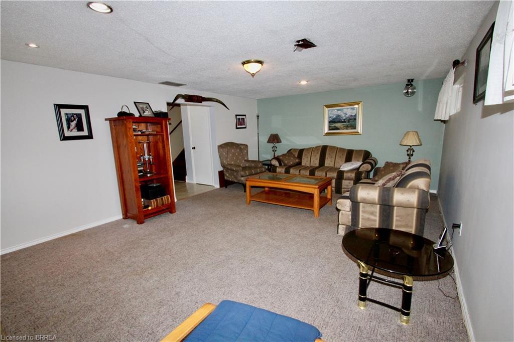 388 Brantwood Park Road, Brantford, ON - Indoor