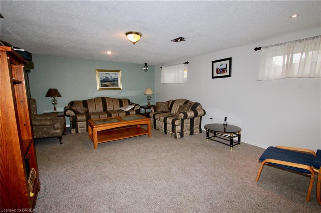 388 Brantwood Park Road, Brantford, ON - Indoor