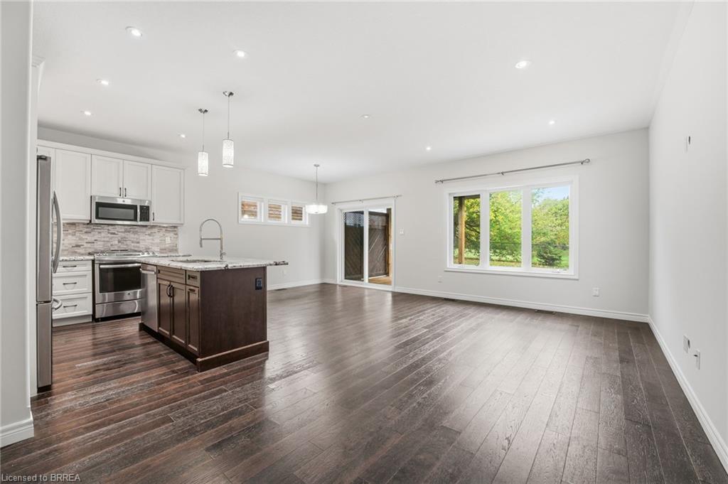 11 Cottonwood Street, Waterford, ON - Indoor Photo Showing Other Room