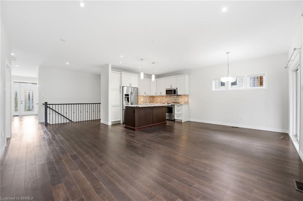 11 Cottonwood Street, Waterford, ON - Indoor Photo Showing Living Room