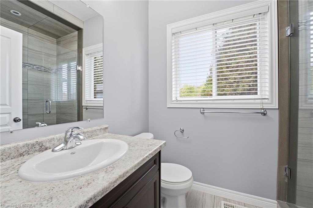 11 Cottonwood Street, Waterford, ON - Indoor Photo Showing Bathroom
