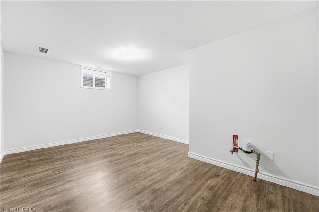 11 Cottonwood Street, Waterford, ON - Indoor Photo Showing Other Room