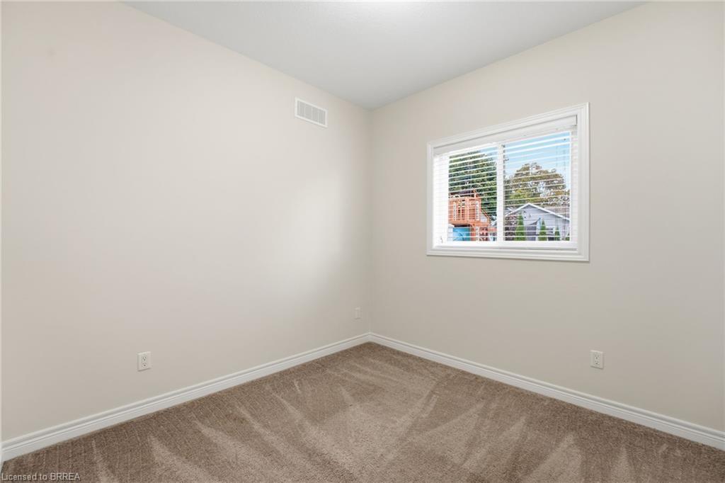 11 Cottonwood Street, Waterford, ON - Indoor Photo Showing Other Room