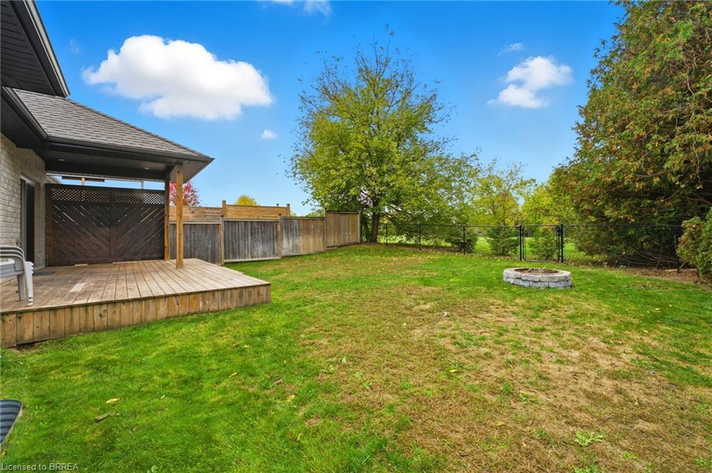 11 Cottonwood Street, Waterford, ON - Outdoor