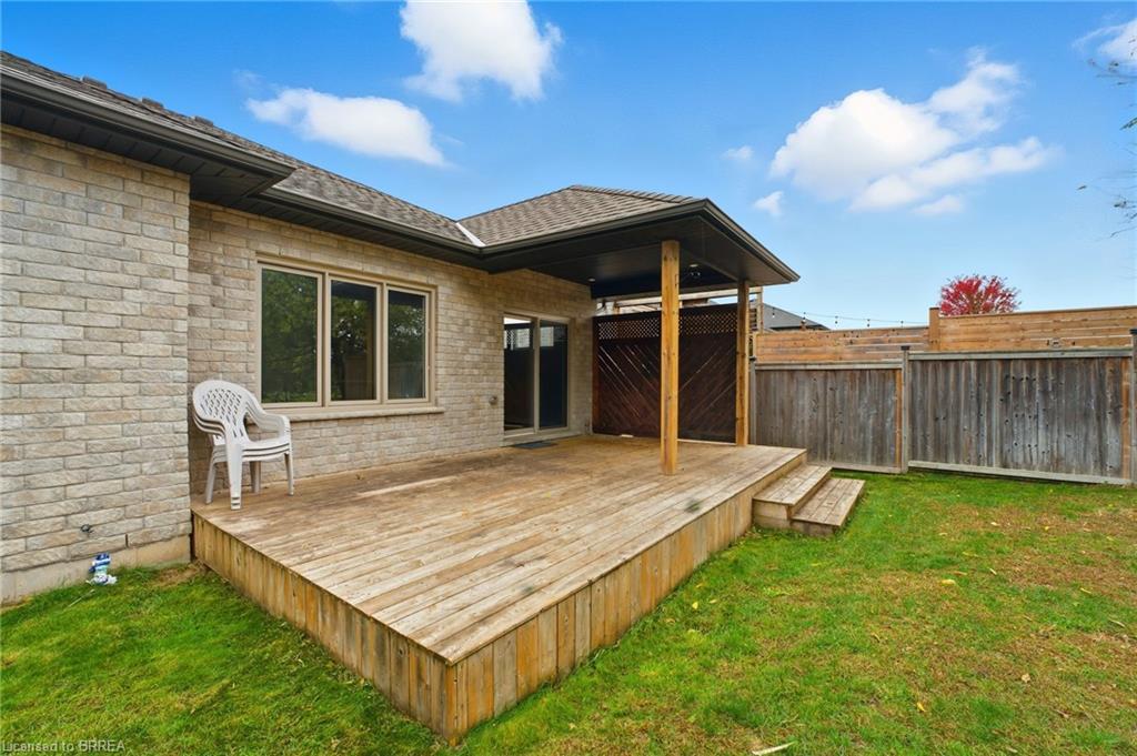 11 Cottonwood Street, Waterford, ON - Outdoor