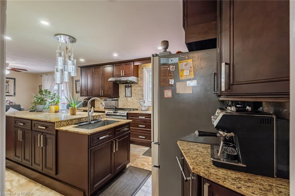 2104 Governors Road, Hamilton, ON - Indoor Photo Showing Kitchen