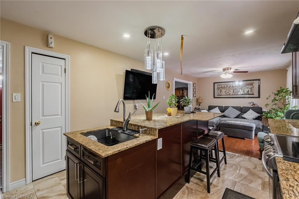 2104 Governors Road, Hamilton, ON - Indoor Photo Showing Kitchen