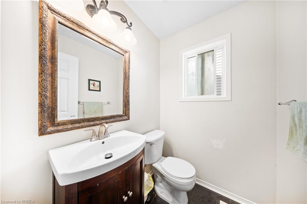 132 Blackburn Drive, Brantford, ON - Indoor Photo Showing Bathroom