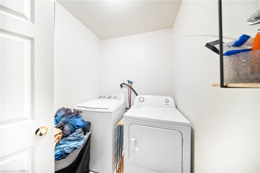 132 Blackburn Drive, Brantford, ON - Indoor Photo Showing Laundry Room