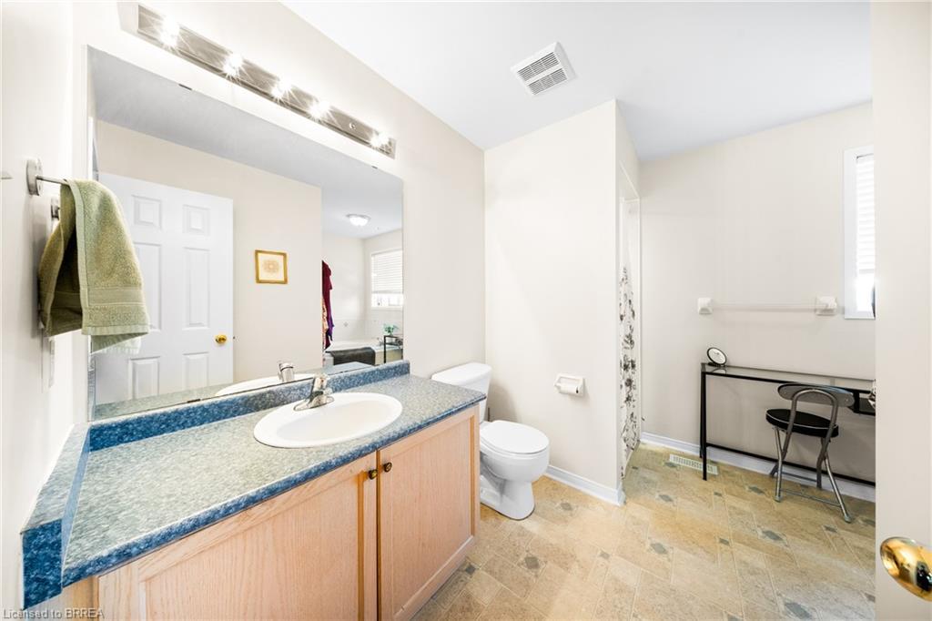 132 Blackburn Drive, Brantford, ON - Indoor Photo Showing Bathroom