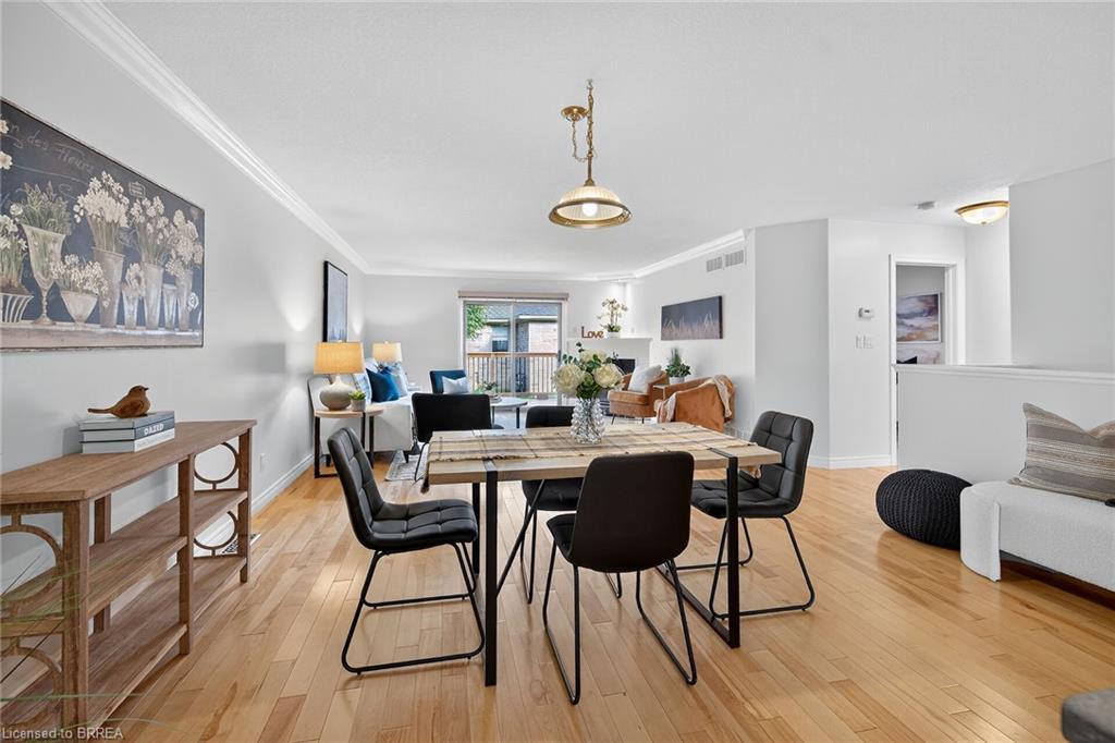4-385 Park Road N, Brantford, ON - Indoor Photo Showing Dining Room