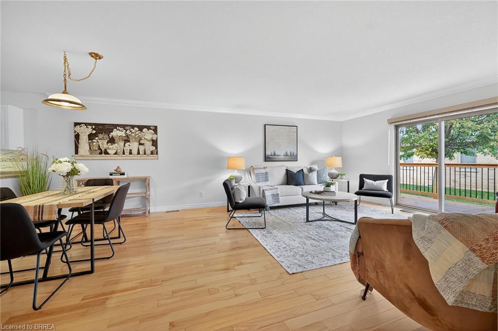 4-385 Park Road N, Brantford, ON - Indoor