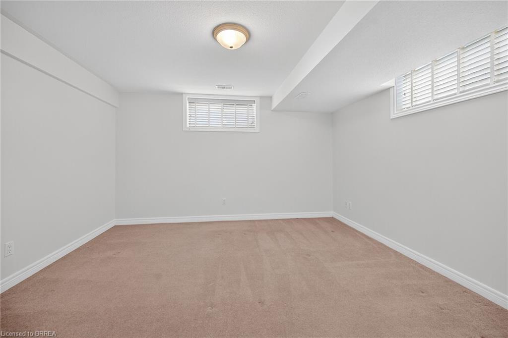 4-385 Park Road N, Brantford, ON - Indoor