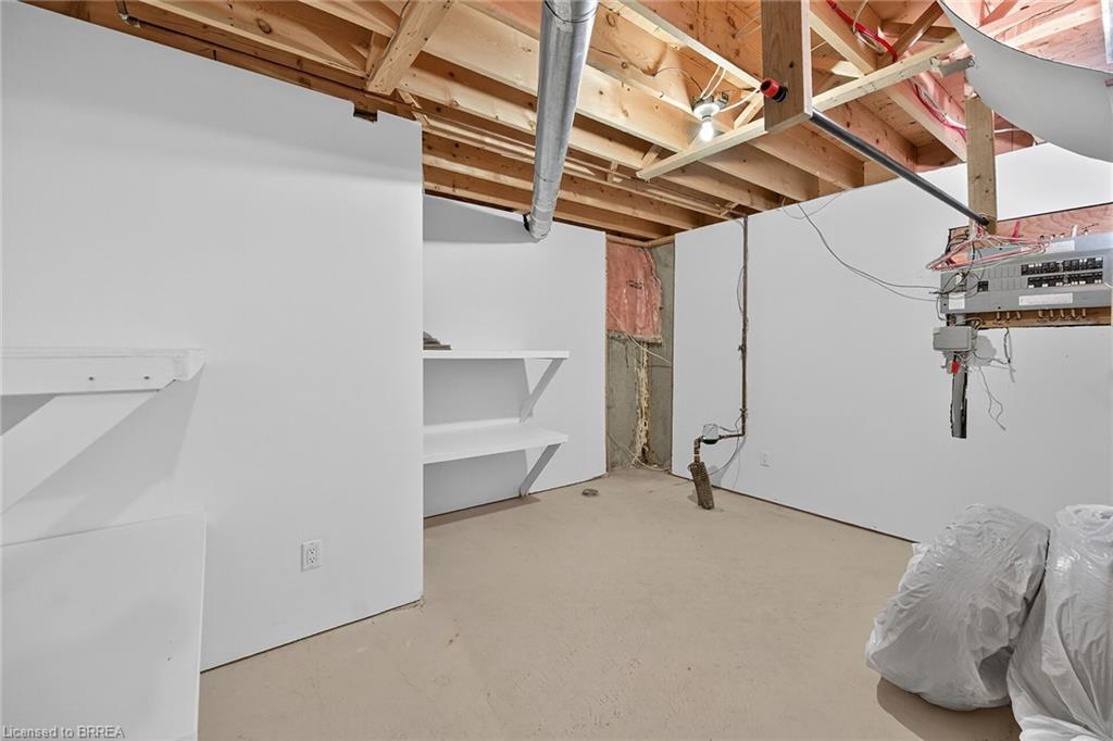 4-385 Park Road N, Brantford, ON - Indoor Photo Showing Basement