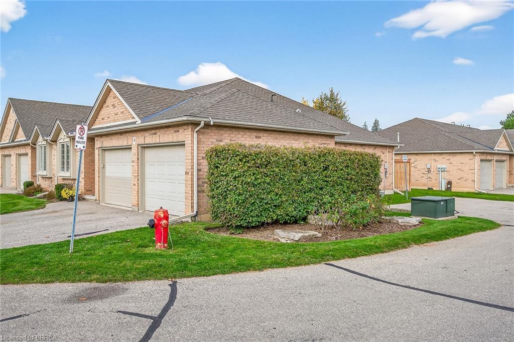 4-385 Park Road N, Brantford, ON - Outdoor