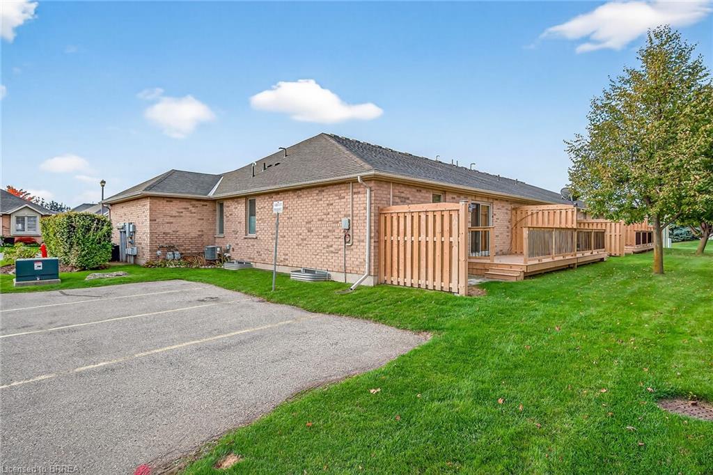 4-385 Park Road N, Brantford, ON - Outdoor