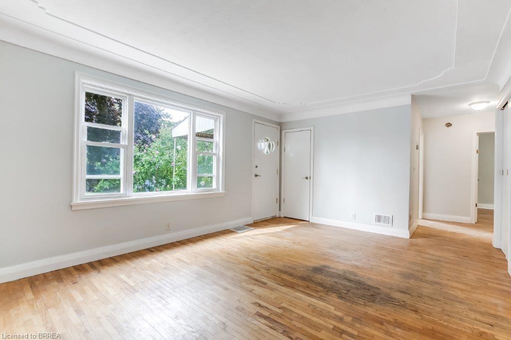 25 Henry Street, Brantford, ON - Indoor Photo Showing Other Room