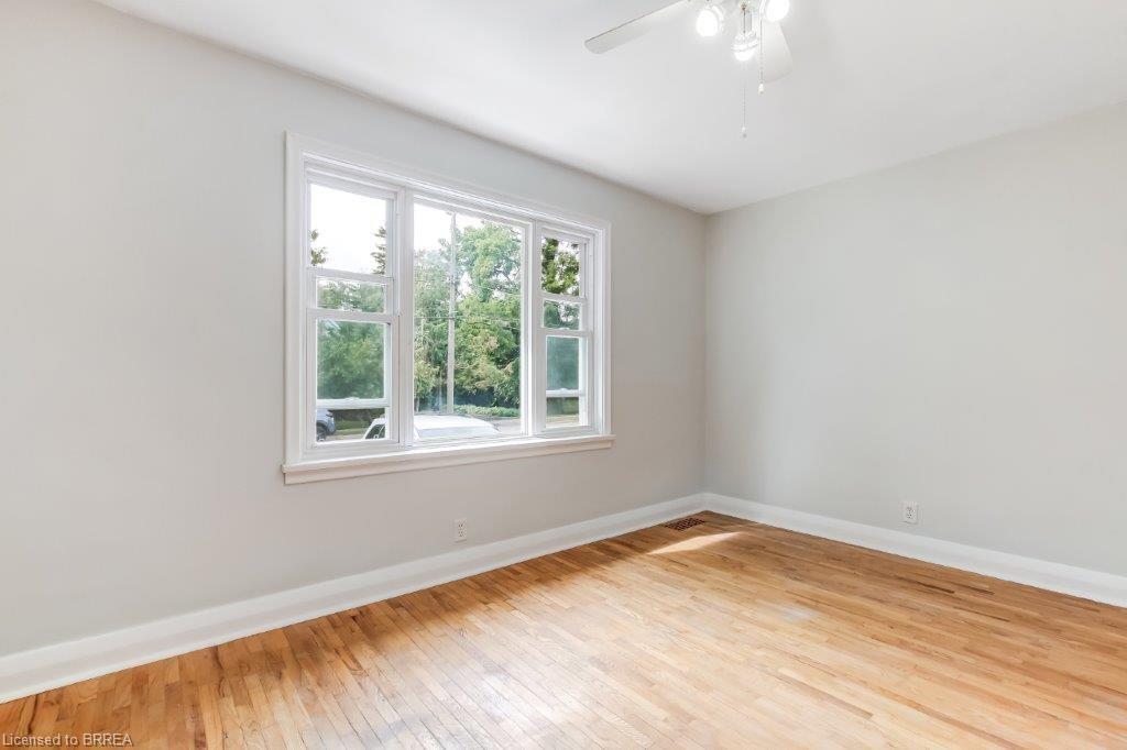 25 Henry Street, Brantford, ON - Indoor Photo Showing Other Room