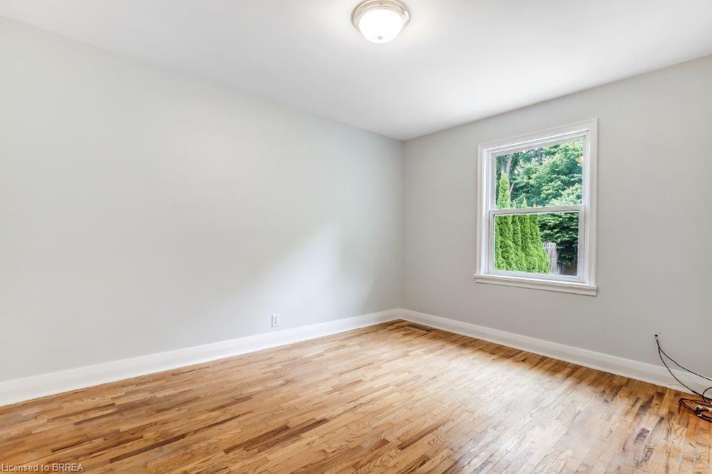 25 Henry Street, Brantford, ON - Indoor Photo Showing Other Room