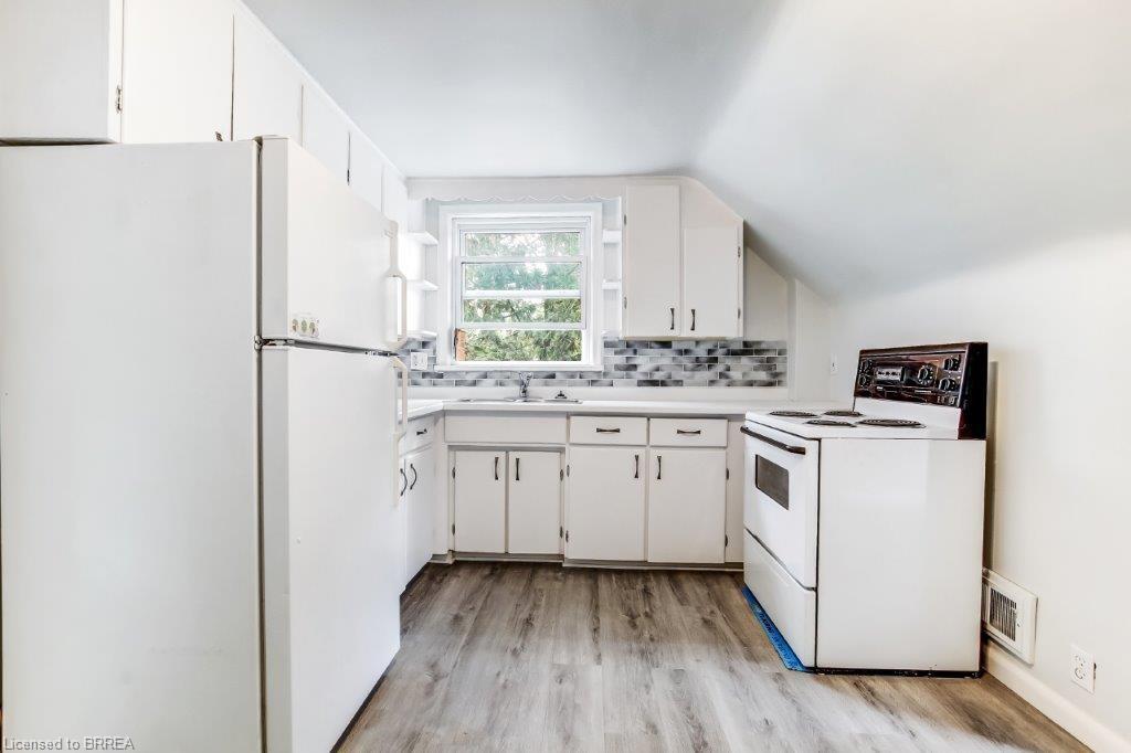 25 Henry Street, Brantford, ON - Indoor Photo Showing Kitchen With Double Sink