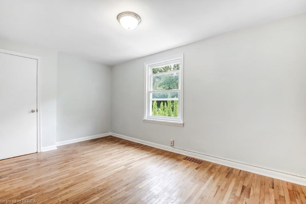 25 Henry Street, Brantford, ON - Indoor Photo Showing Other Room