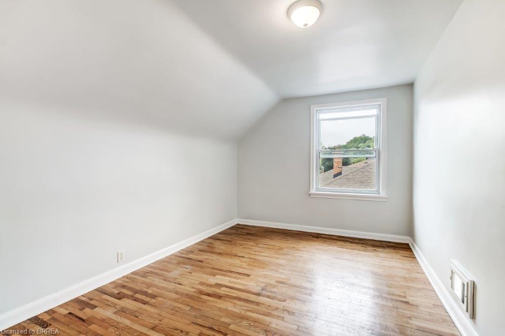 25 Henry Street, Brantford, ON - Indoor Photo Showing Other Room