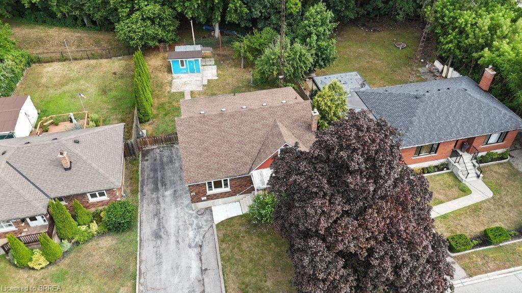 25 Henry Street, Brantford, ON - Outdoor