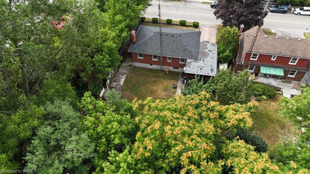 25 Henry Street, Brantford, ON - Outdoor