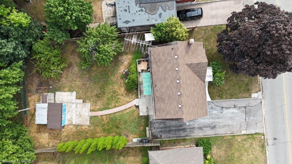 25 Henry Street, Brantford, ON - Outdoor