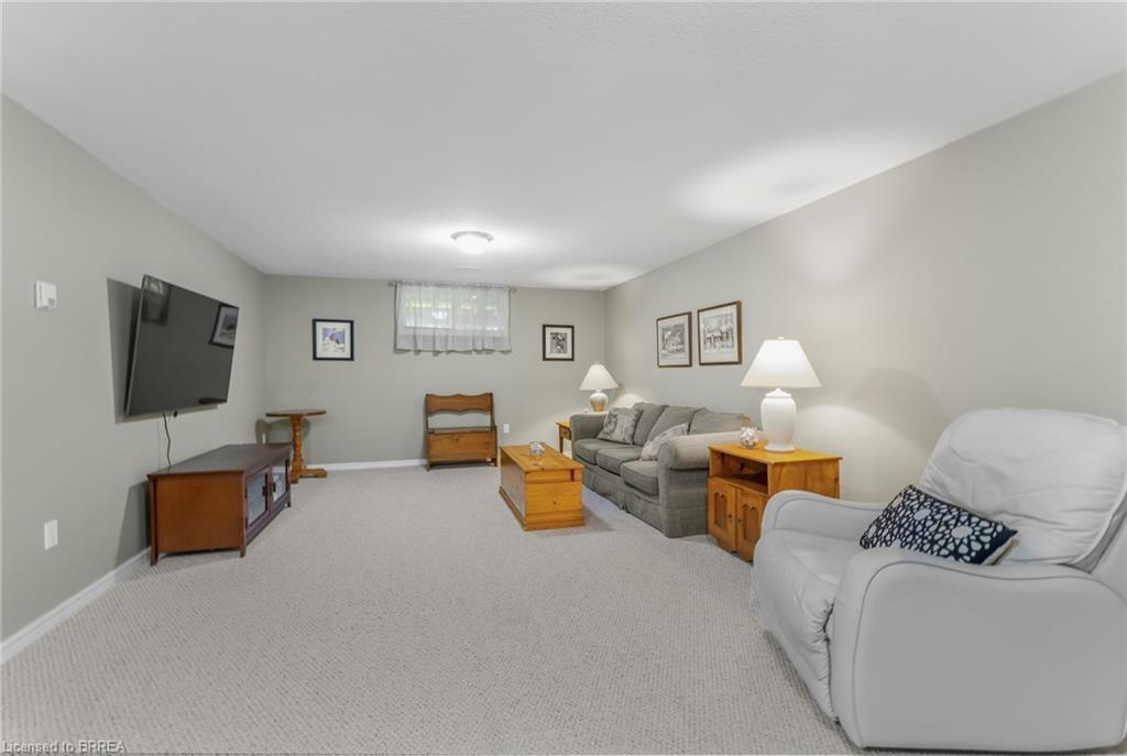 21-53 Beverly Street E, St. George, ON - Indoor